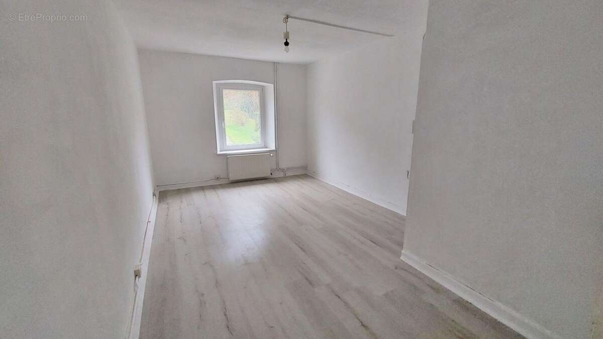Appartement à PONT-DE-ROIDE