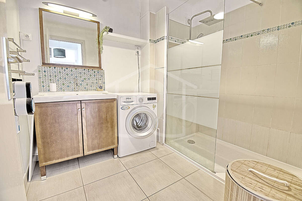Appartement à VALLAURIS