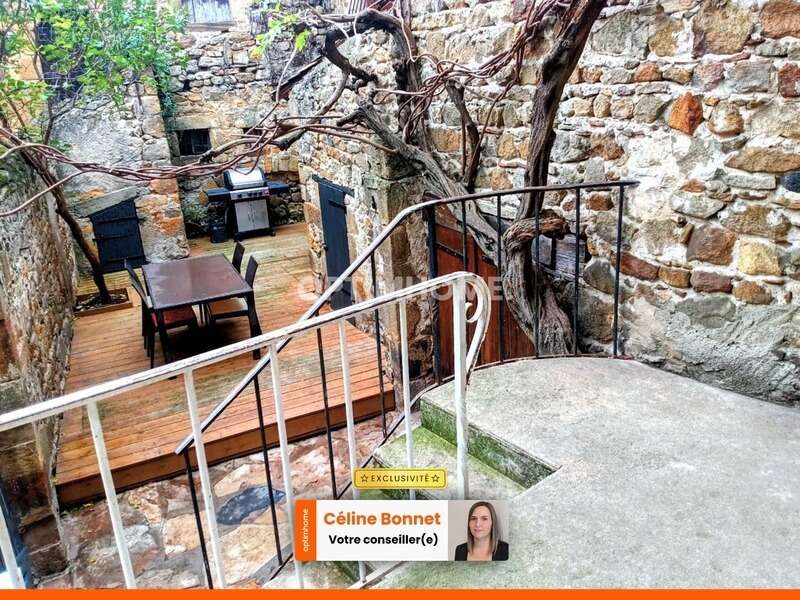 Maison à VIC-LE-COMTE