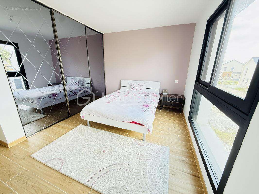 Maison à LA CHAPELLE-DES-FOUGERETZ