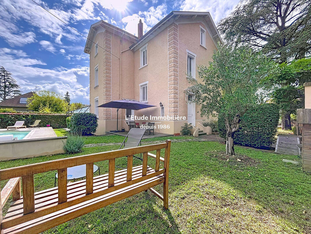 Maison à CALUIRE-ET-CUIRE