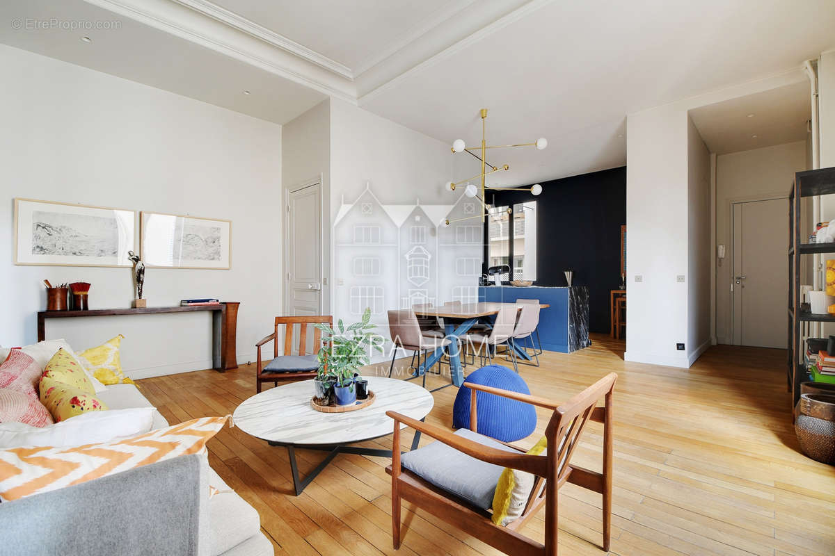 Appartement à PARIS-16E