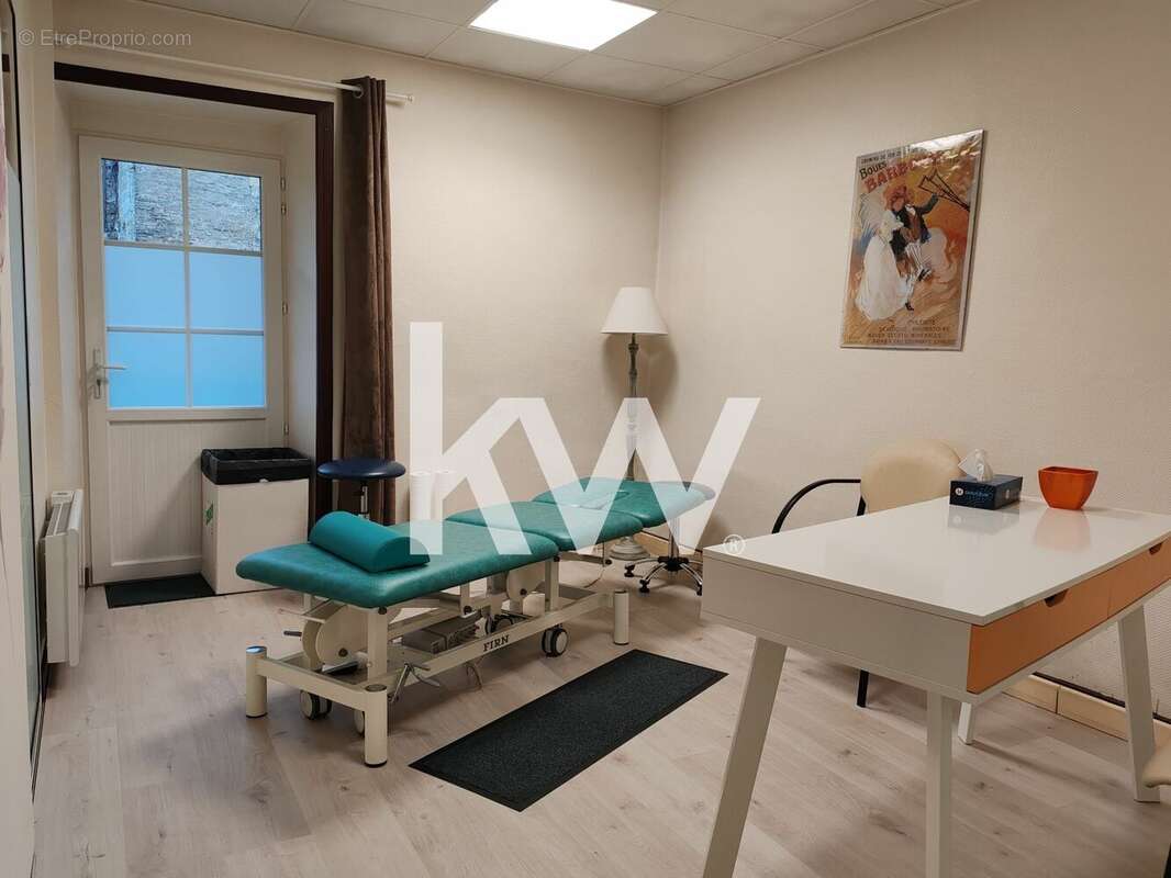 Commerce à SAINT-YRIEIX-LA-PERCHE