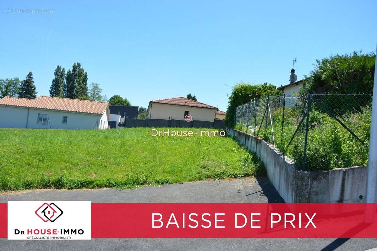 Terrain à AIXE-SUR-VIENNE