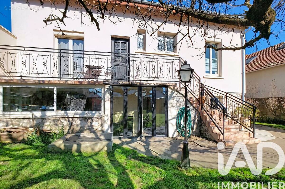 Photo 1 - Maison à VARENNES-SUR-SEINE