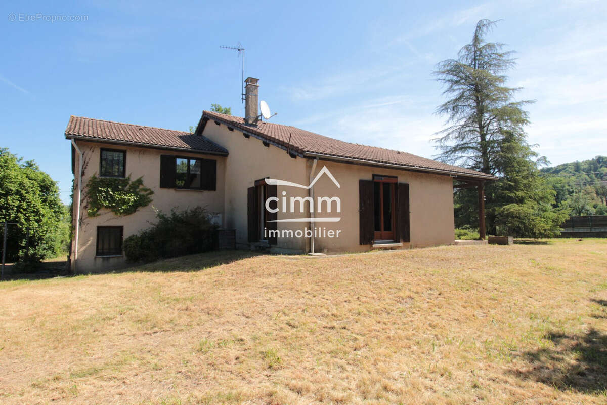 Maison à SAINT-SIMEON-DE-BRESSIEUX