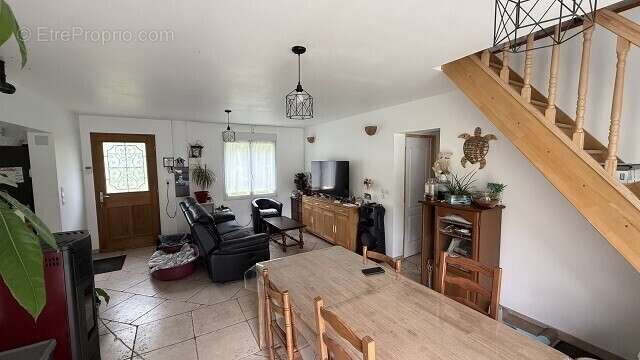 Maison à RESSONS-SUR-MATZ