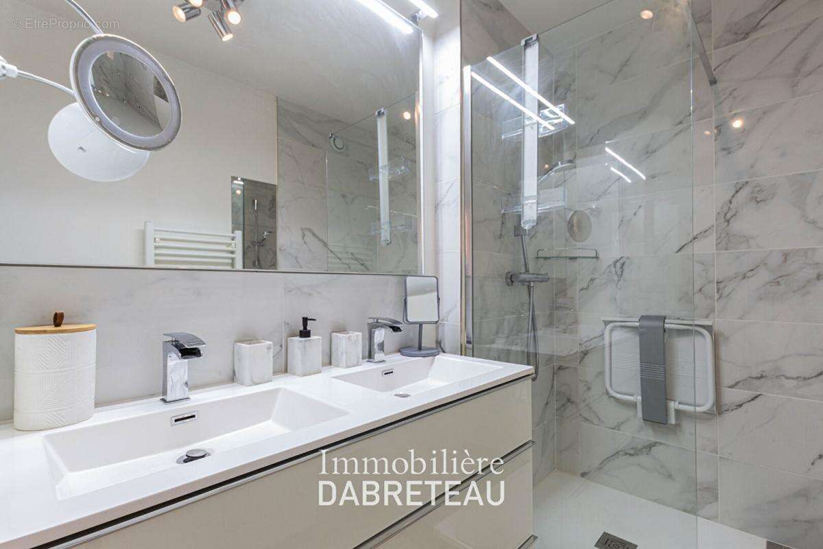 Appartement à CALUIRE-ET-CUIRE