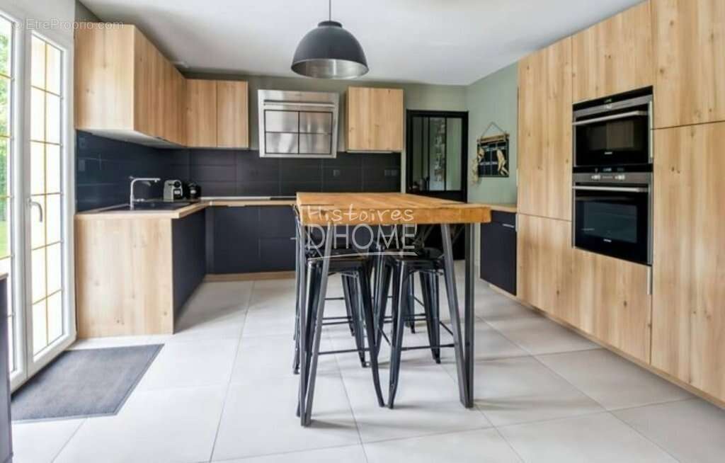 Maison à LE PLESSIS-FEU-AUSSOUX