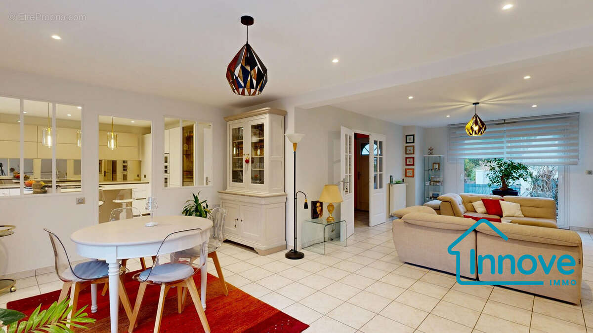 Maison à LA CELLE-SAINT-CLOUD