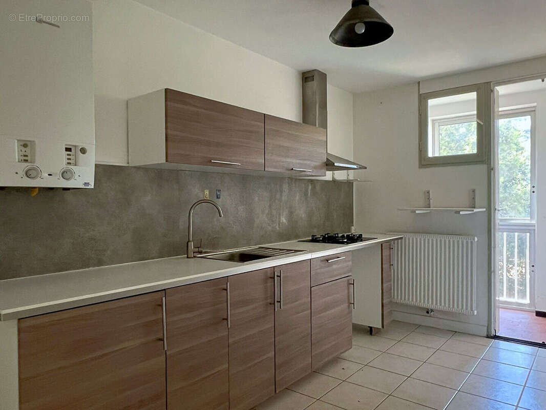 Appartement à vendre Les Prairies, Saint-Mitre Marseille 13e - T3 avec balcon, cave - photo 10