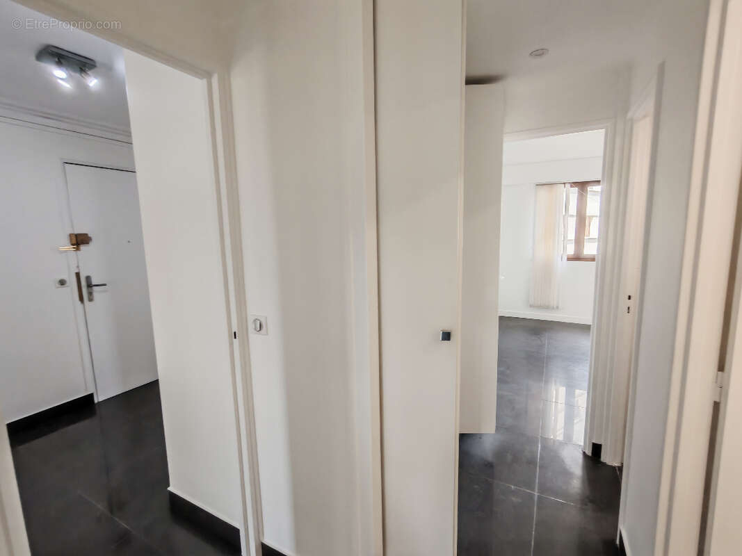 Appartement 3 pièces REFAIT à NEUF - 1 min à pieds du RER E CHELLES - photo 4