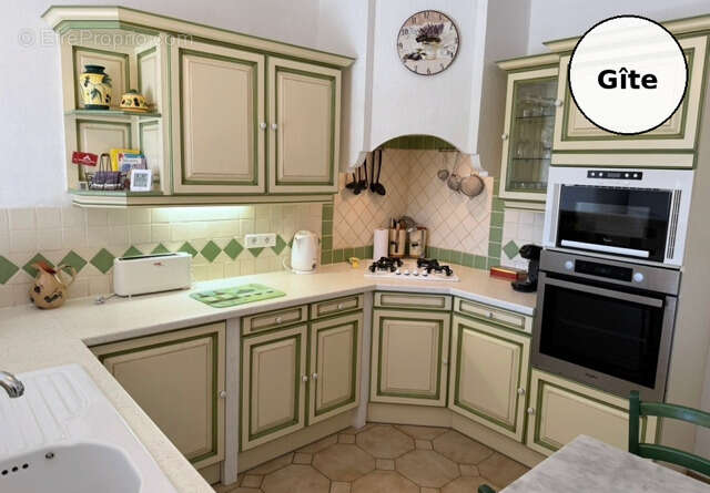 Maison à PERNES-LES-FONTAINES