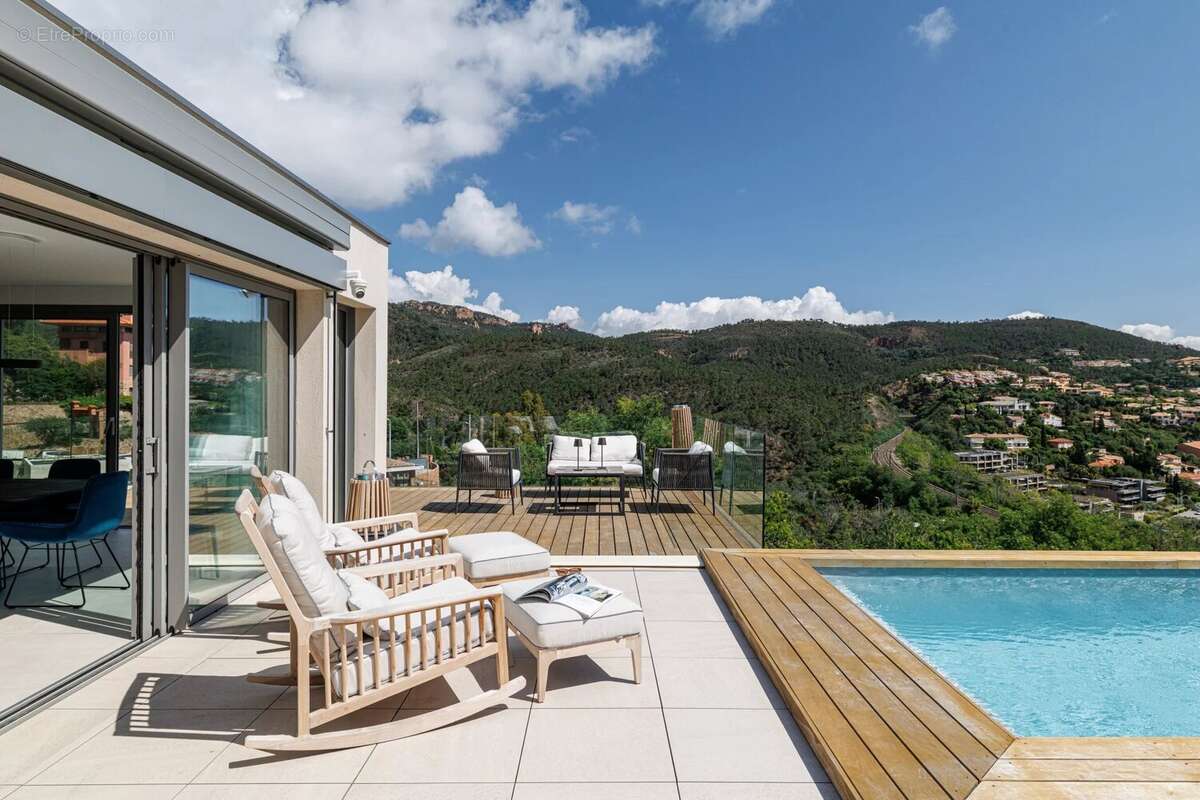 Maison à THEOULE-SUR-MER