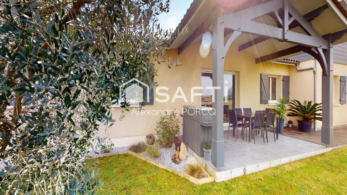 Maison 144 m² à Bayas  - photo 4