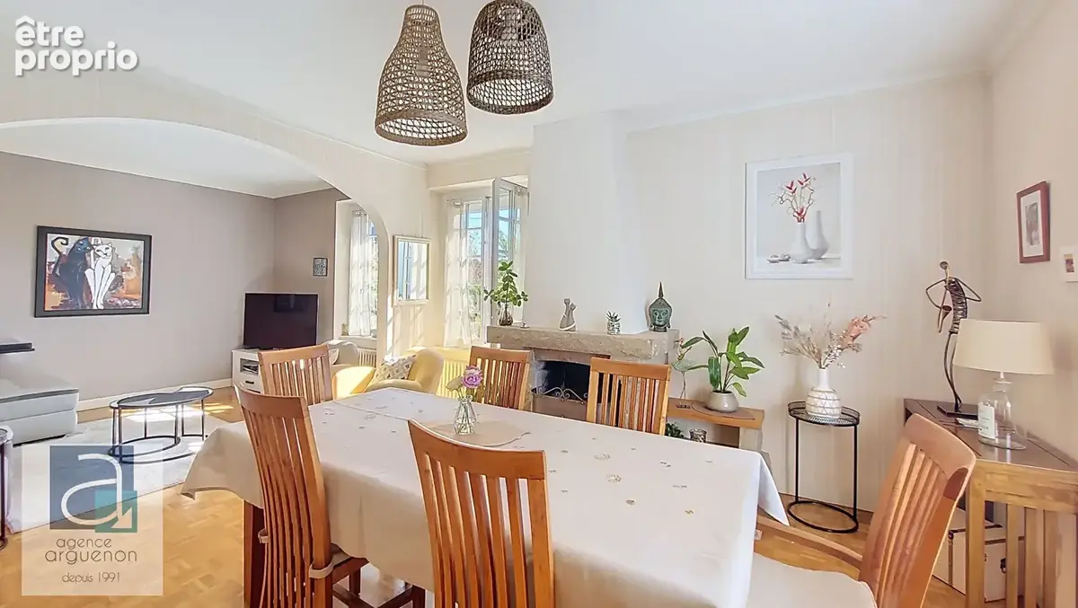 LANVALLAY : Belle traditionnelle Bretonne avec vie de plain pied, 5 chbres au  gout du jour ! - photo 4