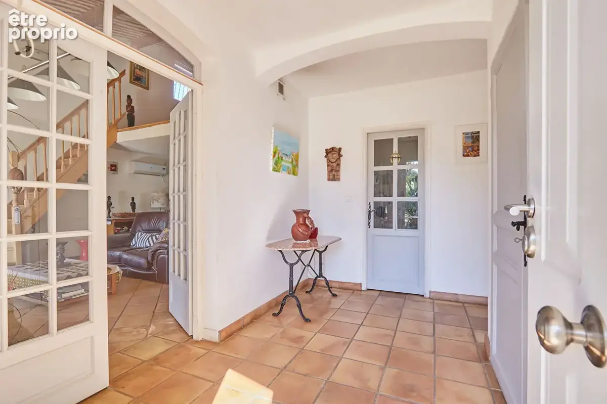 Exclusivité - Maison de de plain-pied- au calme. Bel espace extérieur - photo 4