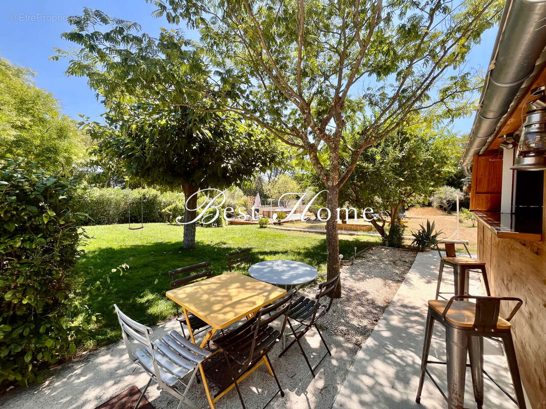 NÎMES: Maison de plain-pied rénovée avec grand terrain à deux pas de Vacquerolles - photo 2