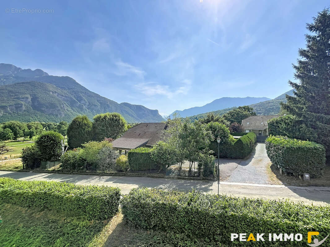 A vendre duplex 221 m2 loi carrez- résidence Le Birdie à Giez - photo 10