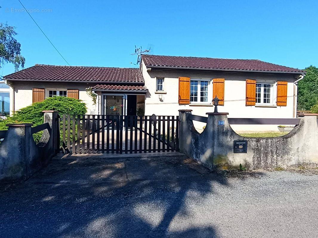 Maison à SAINTE-GEMME