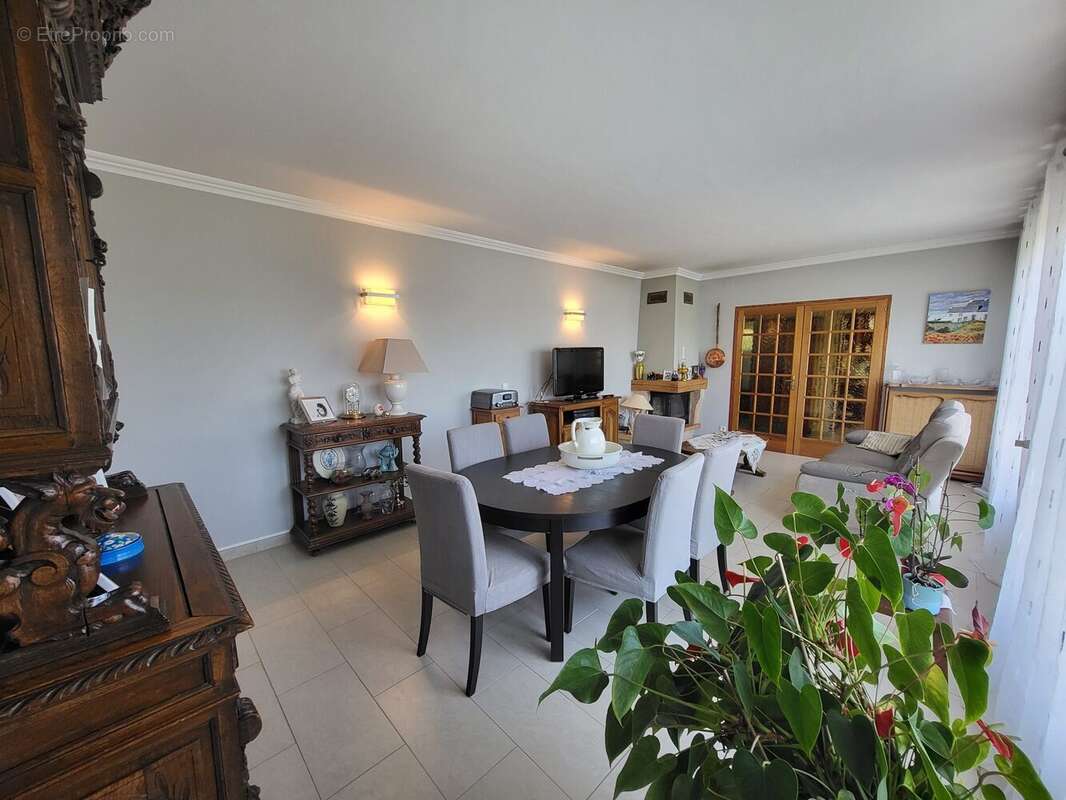 Maison à COSNES-ET-ROMAIN