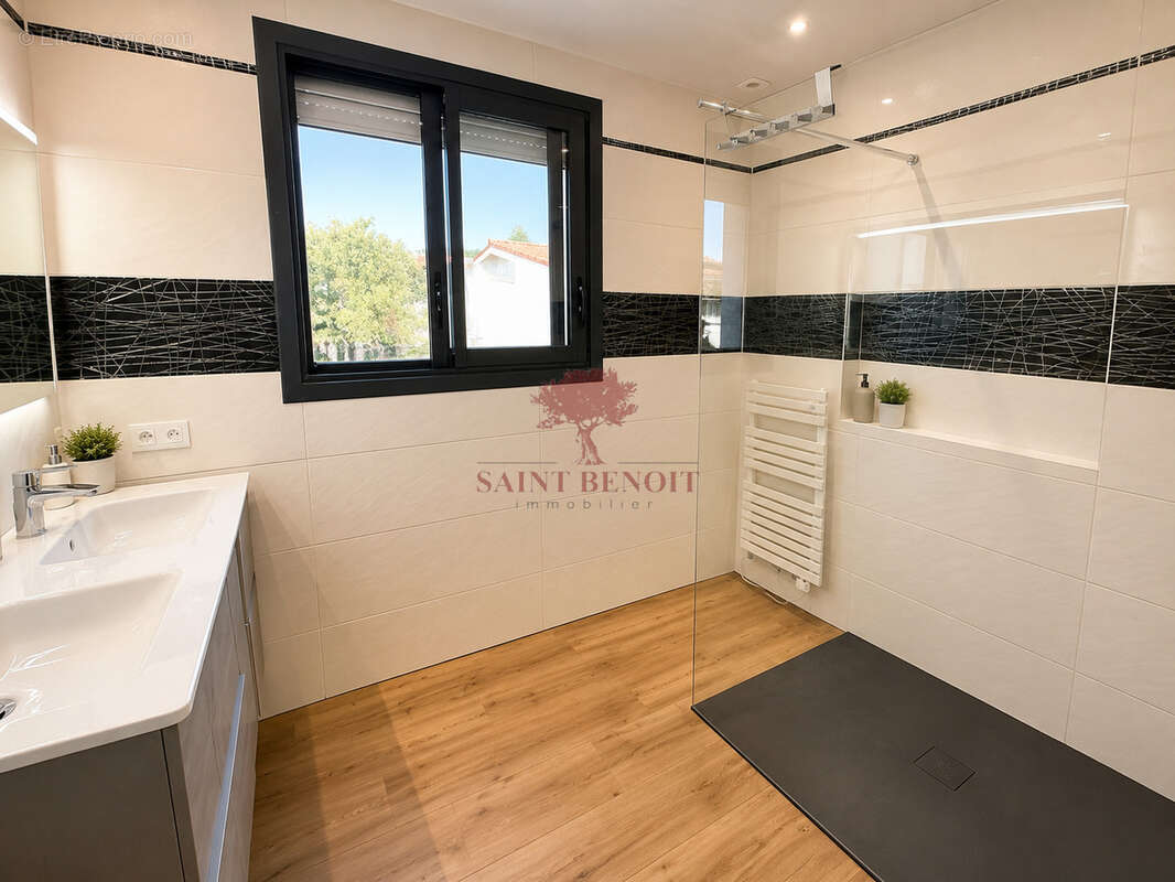 En exclusivite a vendre villa de type 8 pieces avec piscine double garage et jardin 1523 m2 - photo 13