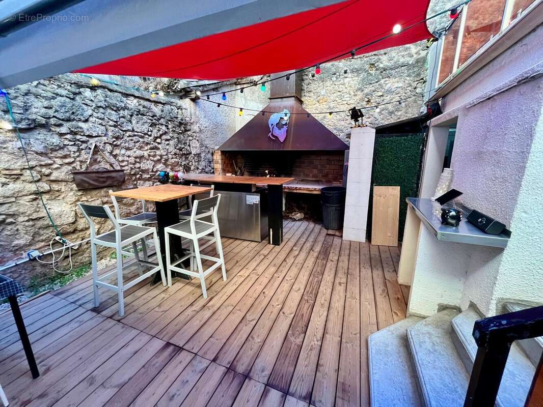 Autre à NISSAN-LEZ-ENSERUNE