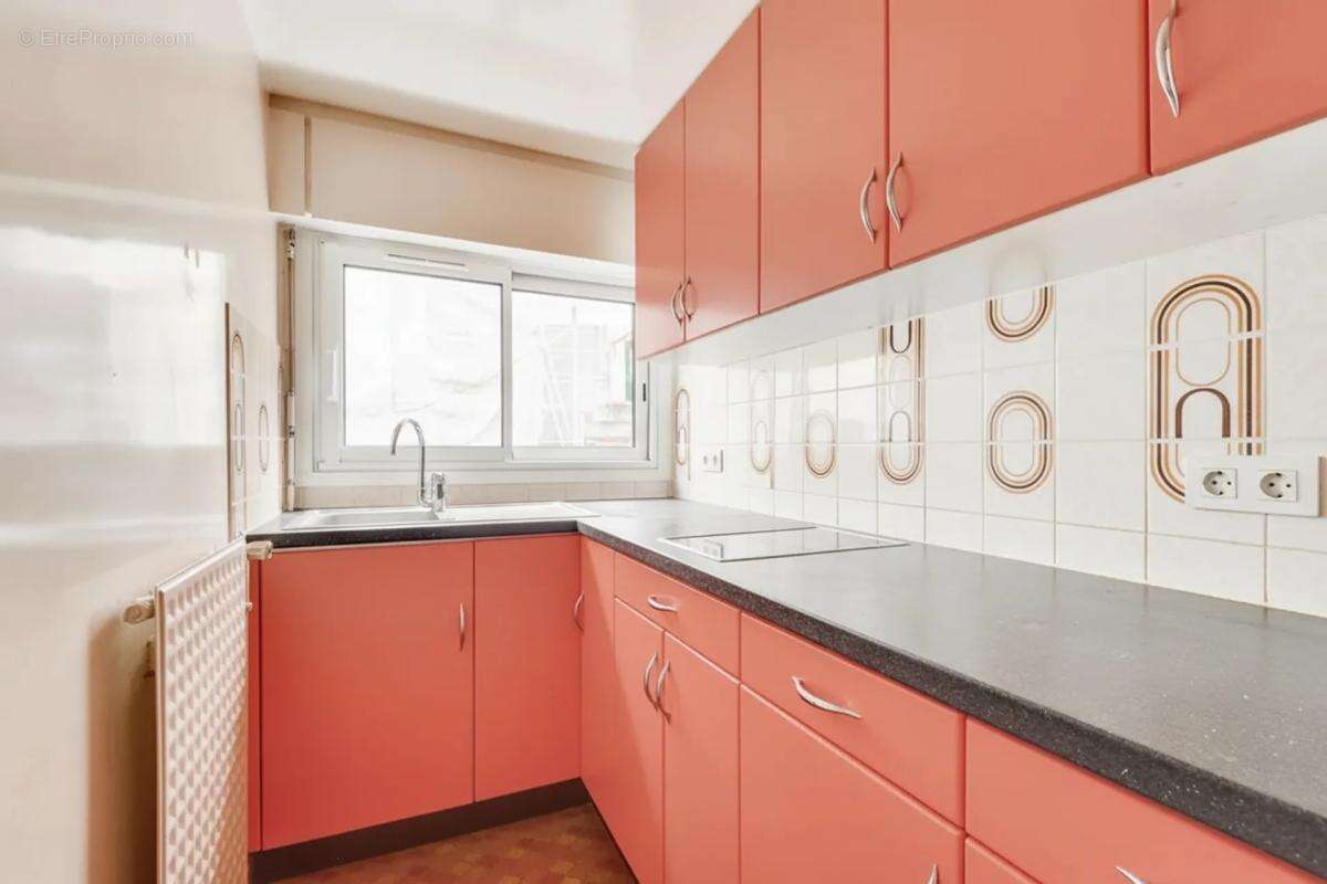 Appartement à PARIS-14E