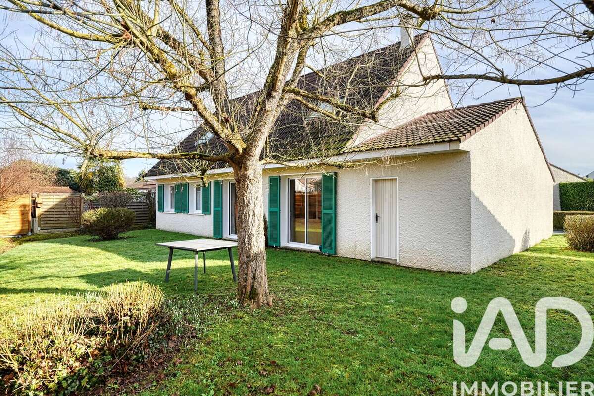Maison 158 m² à Forges-Les-Bains  - photo 2