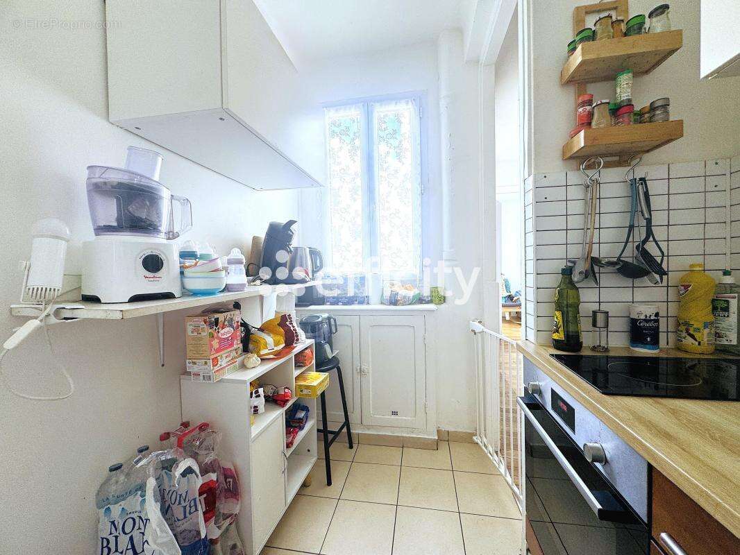 Appartement à PARIS-20E