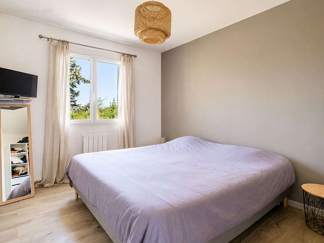 Maison - T5 - 98 m² - photo 8