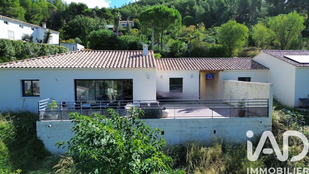 Photo 1 - Maison à ROQUEVAIRE