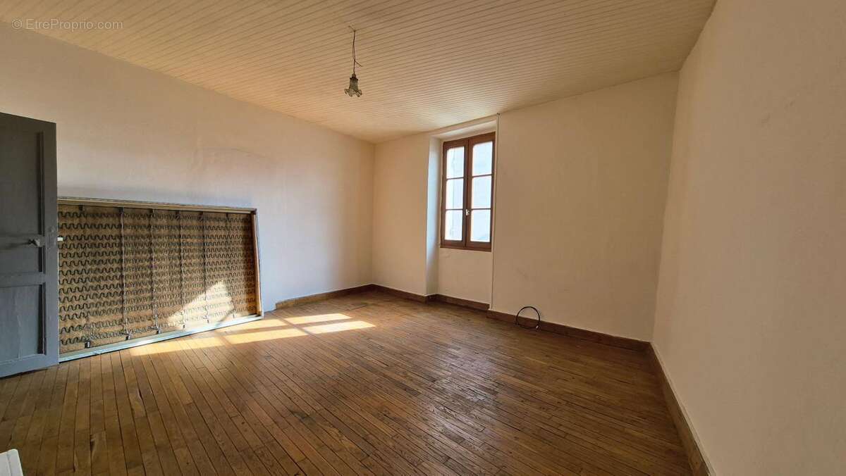 Maison à SAINT-MAIME-DE-PEREYROL