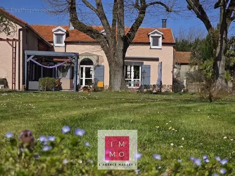 Maison à VIC-EN-BIGORRE