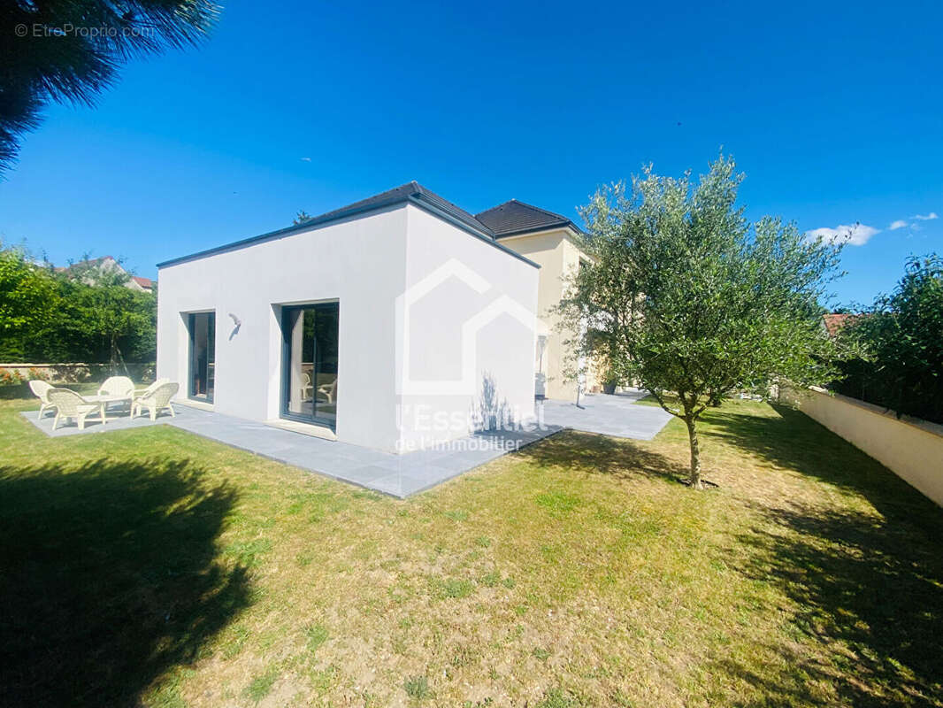 Maison à TRIEL-SUR-SEINE