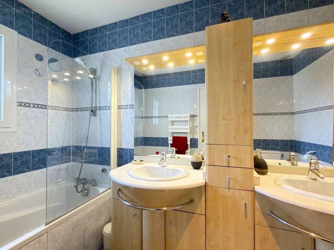 Maison à DOMPIERRE-SUR-MER