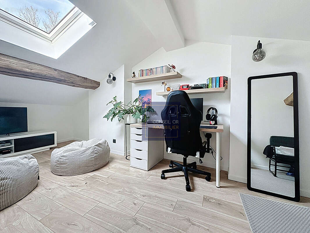 Appartement à SAINT-GENIS-LAVAL