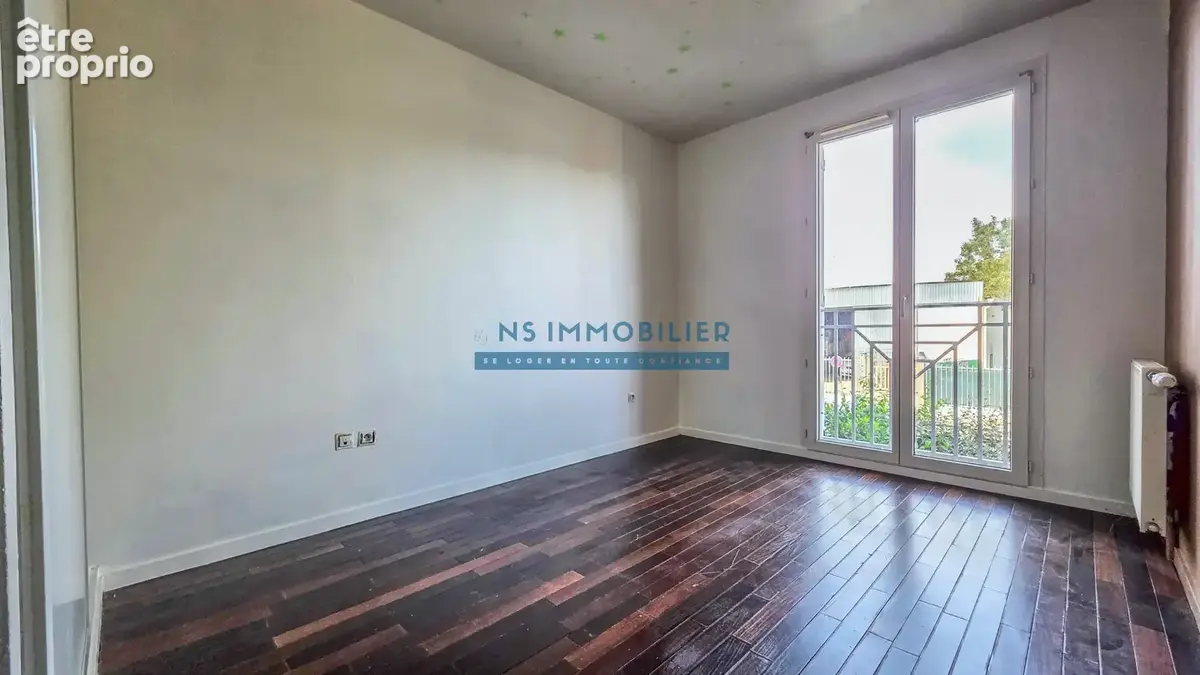 Appartement F4 74m2 + Terrasse + 2 Parkings - photo 5
