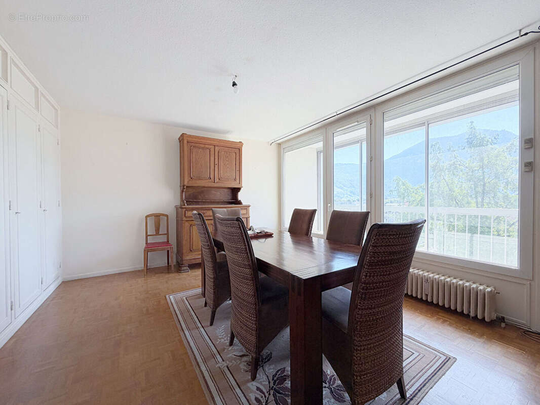 Appartement à CLUSES