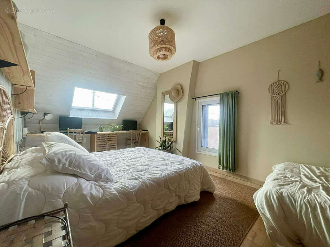 LOCON - Fermette de 254 m² - 6 chambres - Jardin - Hangar - Semi plain pied - Vue champs - photo 14