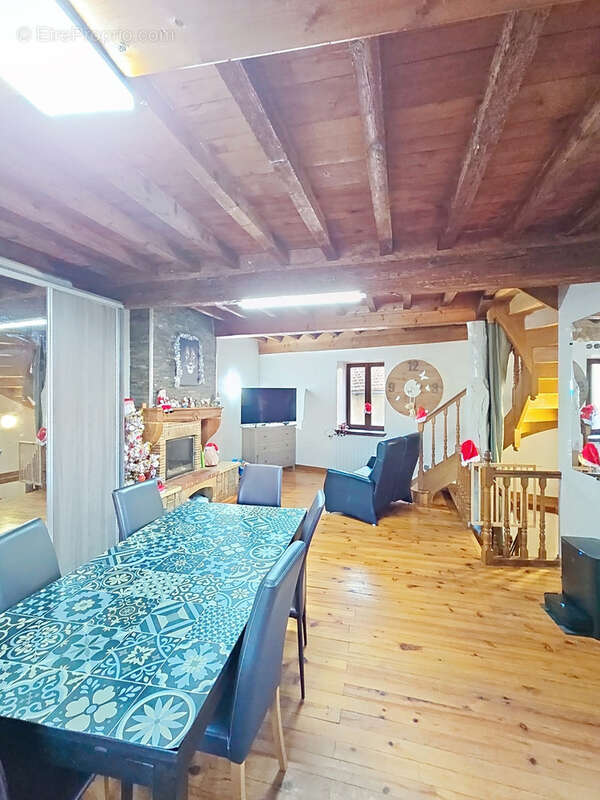 Maison à CIVRIEUX-D&#039;AZERGUES