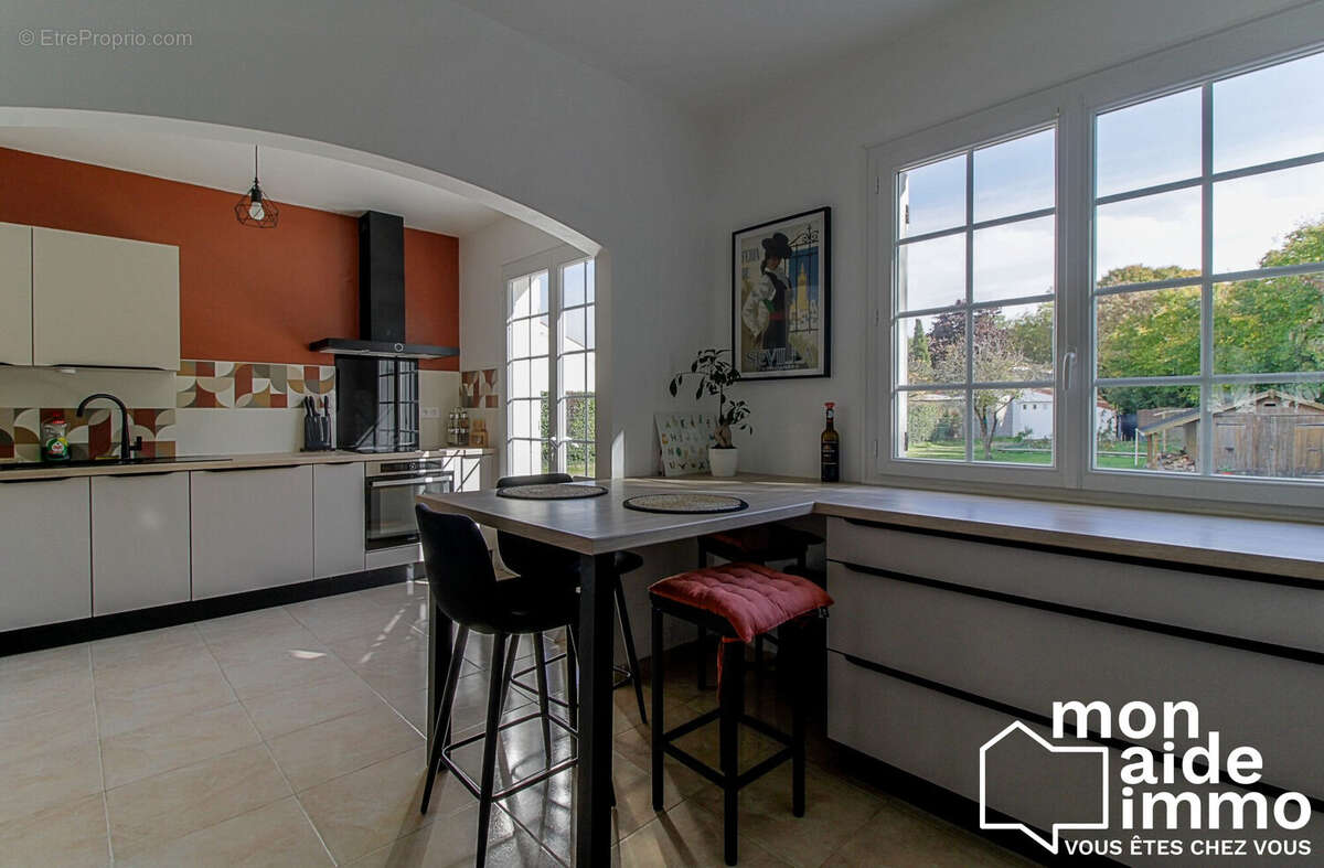 Maison à SAINT-MEDARD-D'AUNIS