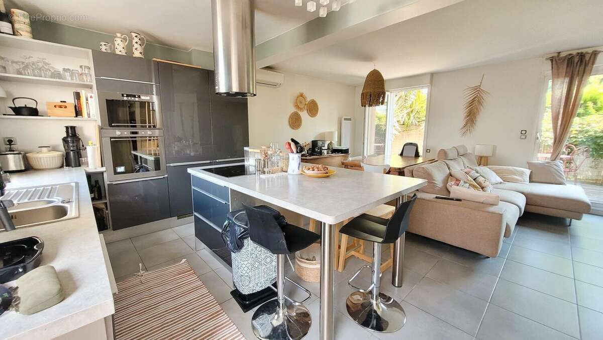 Appartement à LATTES