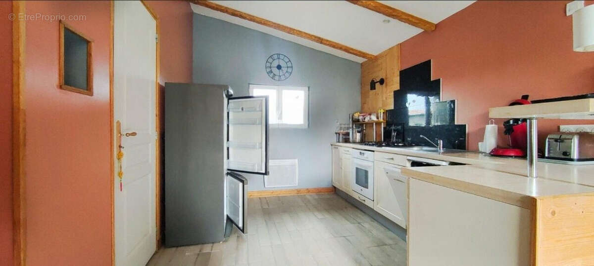 Cuisine fonctionnelle - Maison à BOIS-DE-CENE