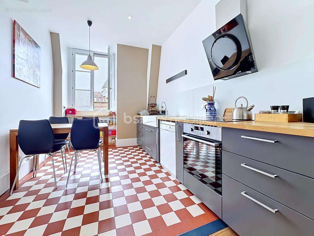 Appartement T5 de caractère – 135 m² Carrez / 150 m² utiles – Dernier étage avec ascenseur - photo 6