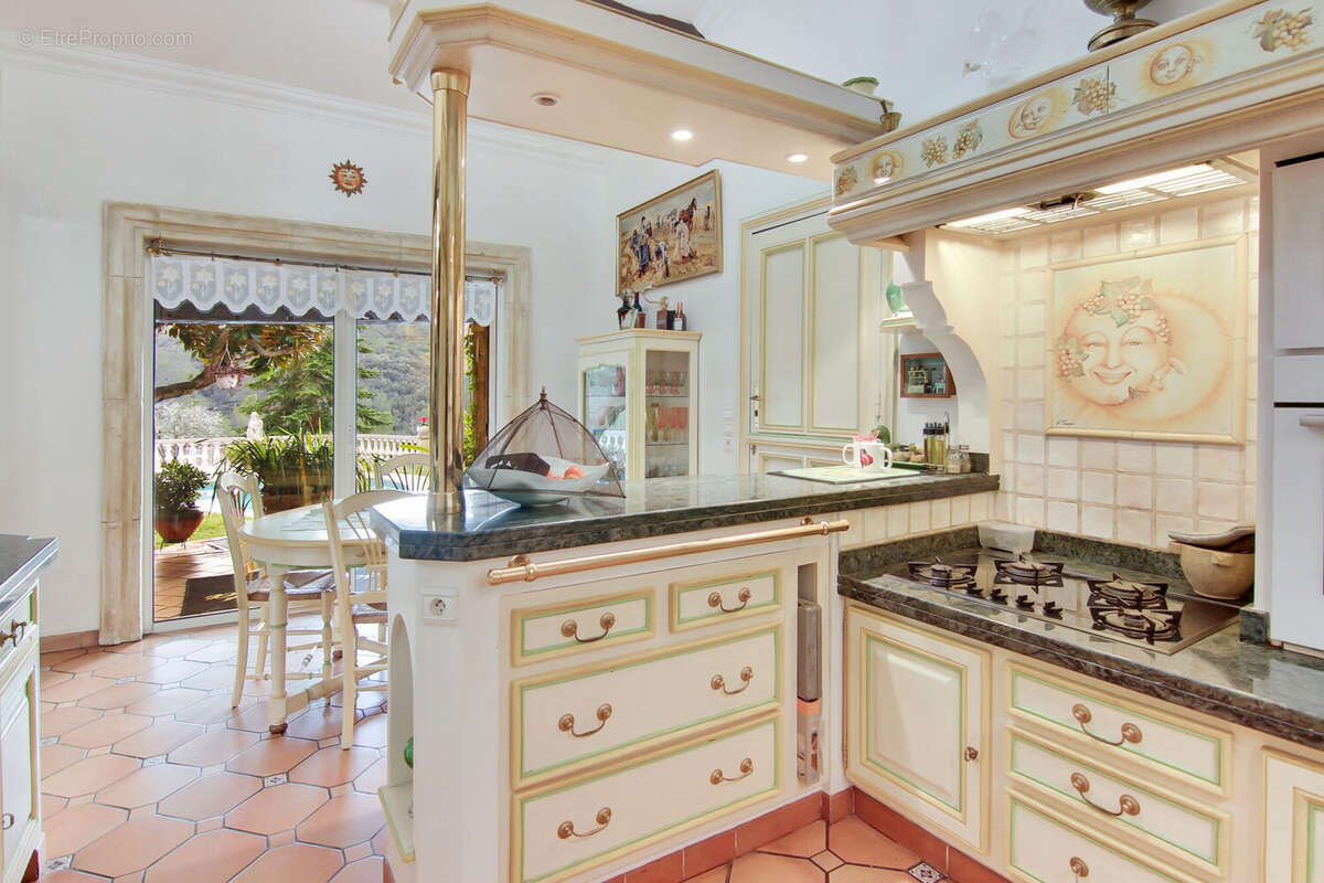 Maison 135 m² à Biot  - photo 6