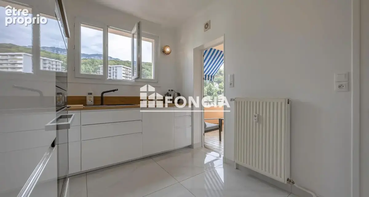 Aix les bains- Coup de cœur – Appartement T3 rénové avec 2 terrasses et vue montagnes - photo 2