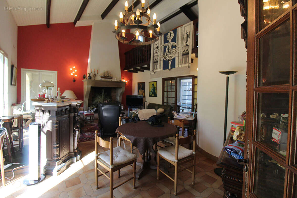 Maison à SAINT-MARTIN-DE-CRAU