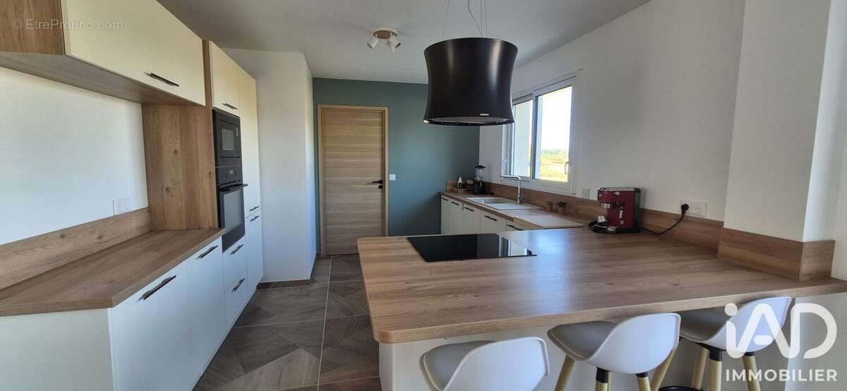 Maison 135 m² à Presles-En-Brie  - photo 6