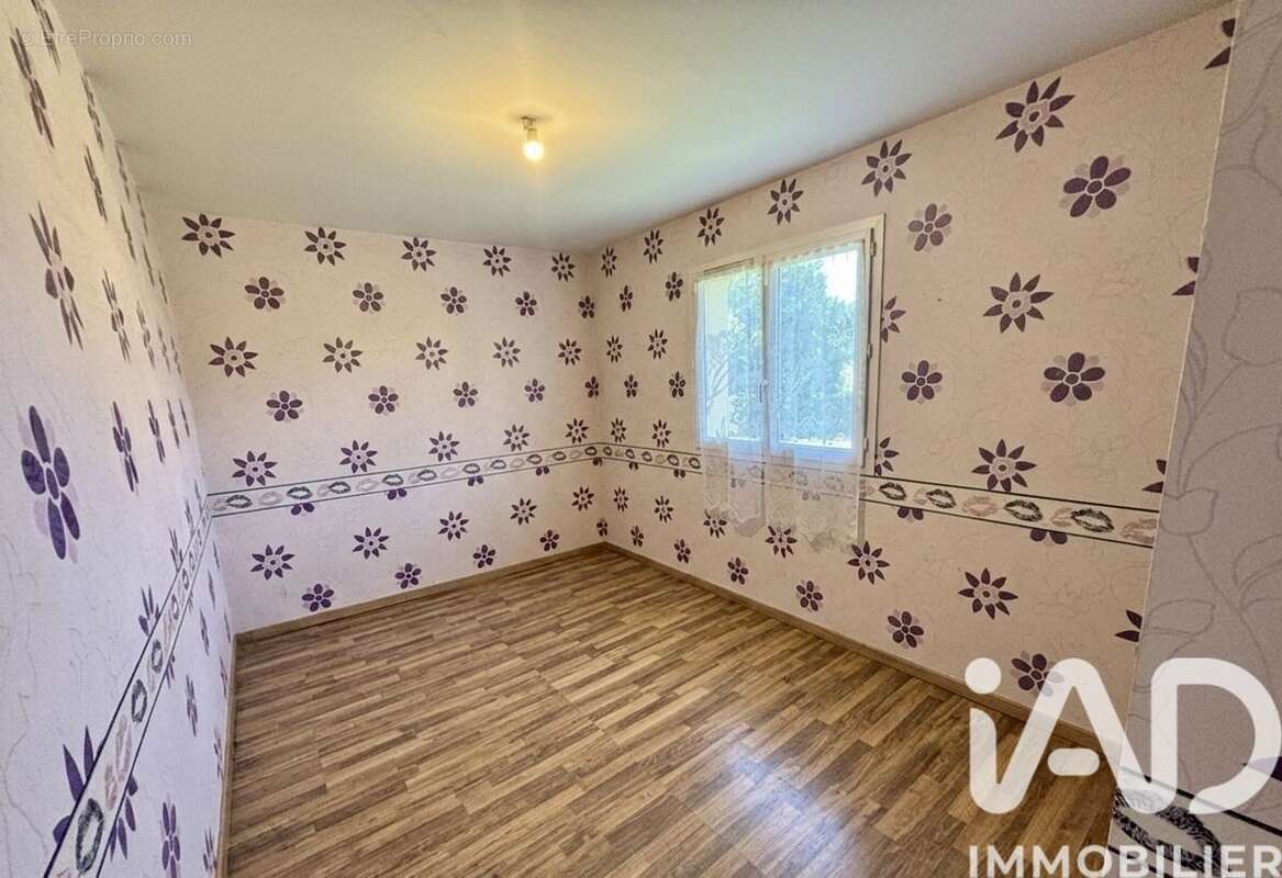 Maison 129 m² à Saint-Seurin-De-Bourg  - photo 7